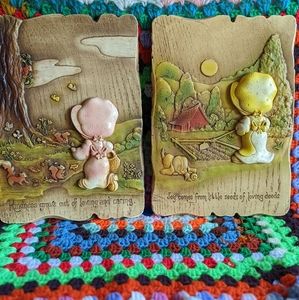 Vintage 1977 Bonnet Girl Wall Plaques. Plastic wood grain.